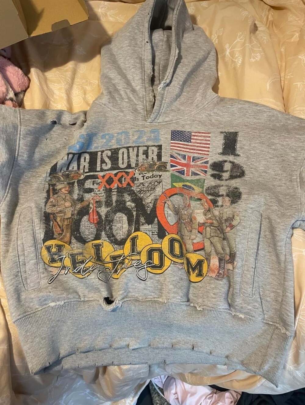 Heirloom Inherited Greatness Distressed Graphic Hoodie Size S Grey